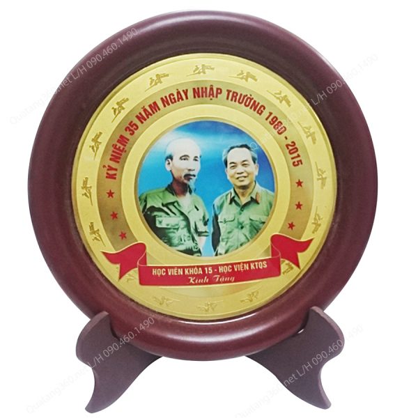 quà tặng đĩa gỗ mặt đồng ăn mòn