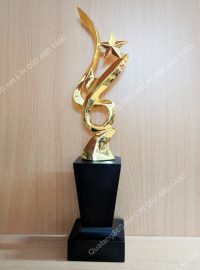 cúp đồng sao xoắn